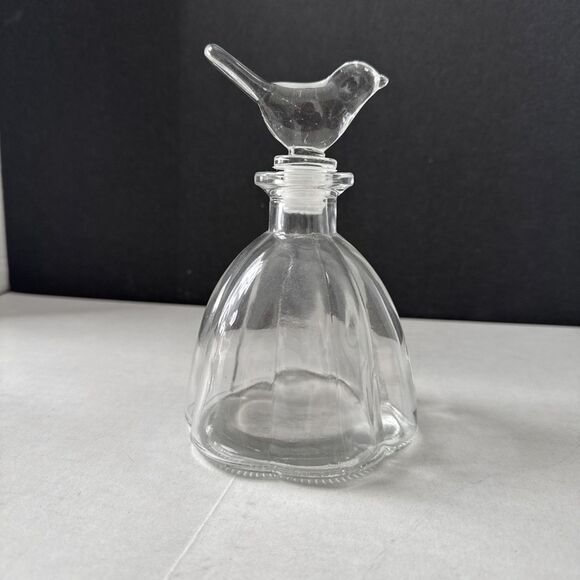 Beautiful Clear Glass Decanter w/ Glass Bird Stopper Scalloped Circular Bottom - Picture 2 of 8